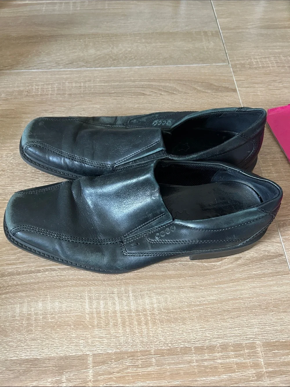 Ecco Black Men’s Leather Slip-On Loafers
